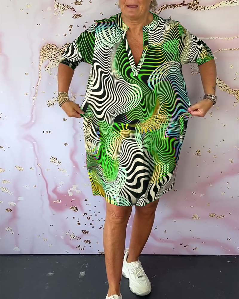 Yara™ – Elegant & Färgstark Sommarklänning med V-ringning